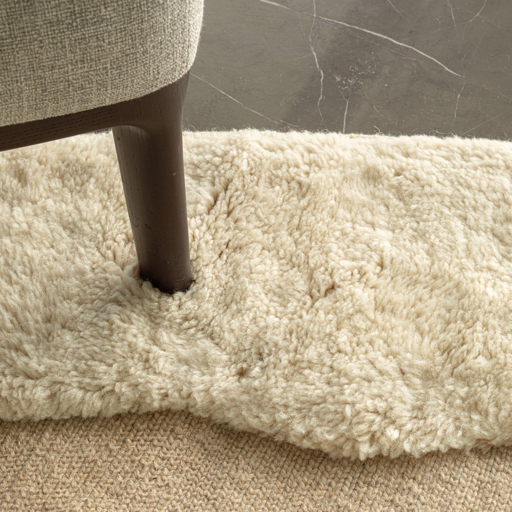 Dura Oversized Round Organic Wool Rug - Artisan Carpet